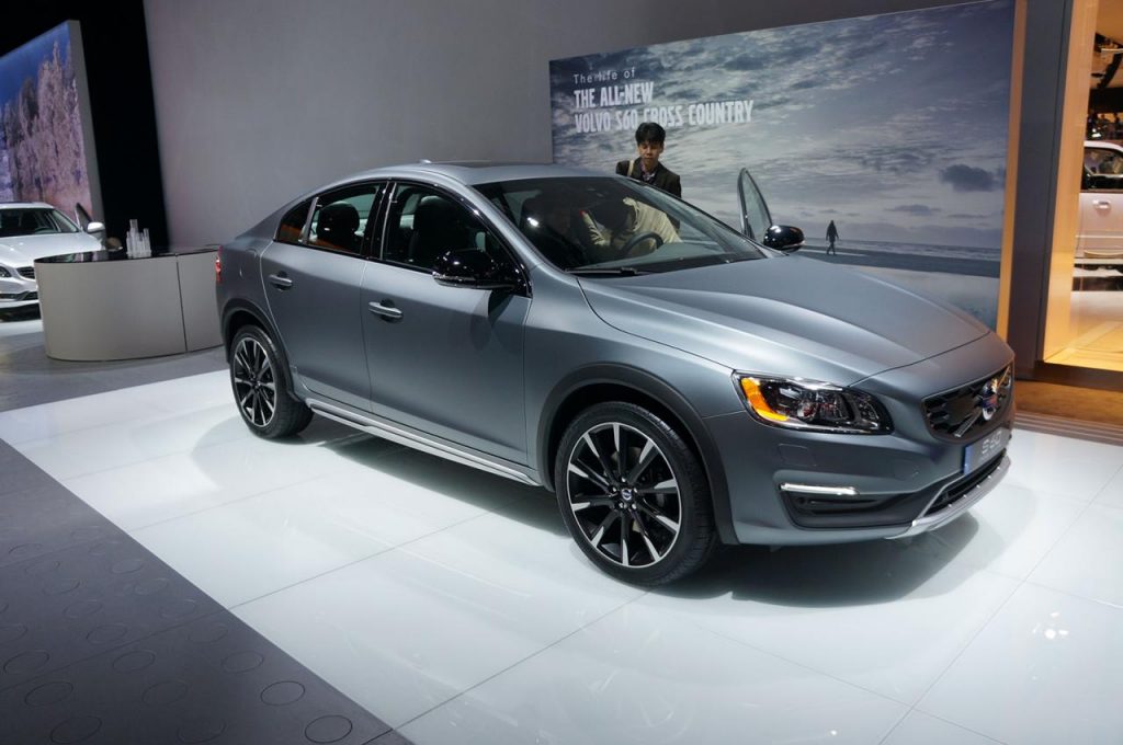 hd-dtroit_2015_live_volvo_s60_cross_country_1-5