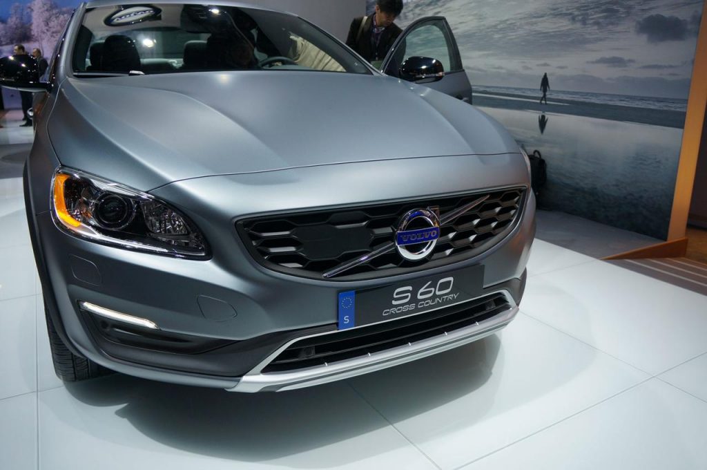 hd-dtroit_2015_live_volvo_s60_cross_country_1-6