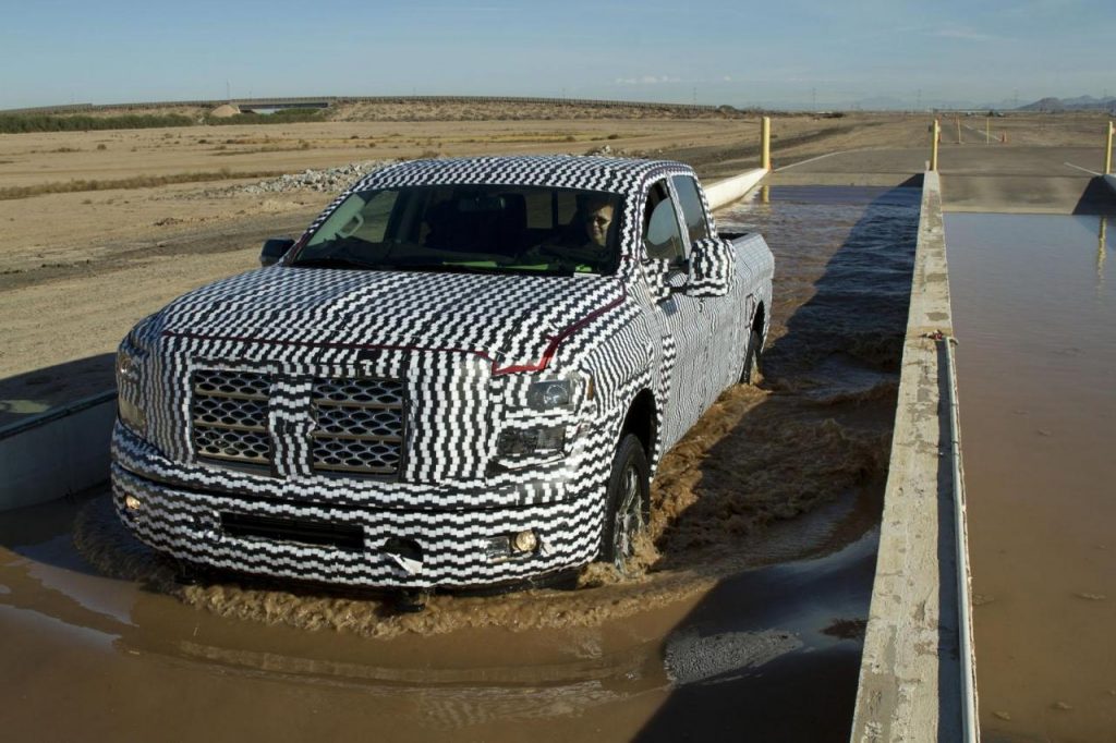 hd-dtroit_2015_nissan_titan_suite_du_teasing_1-1