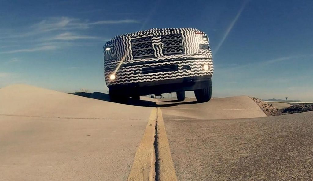 hd-dtroit_2015_nissan_titan_suite_du_teasing_1-4