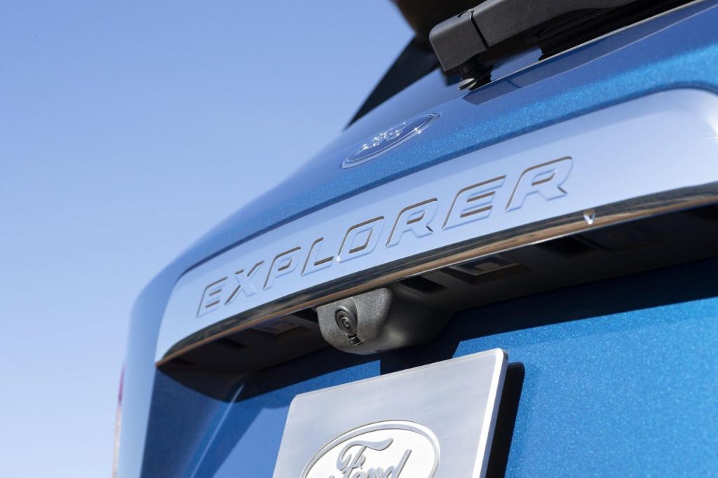 hd-dtroit_2019_ford_explorer_1-16