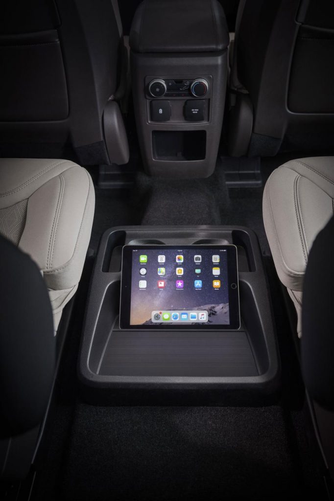 hd-dtroit_2019_ford_explorer_1-4