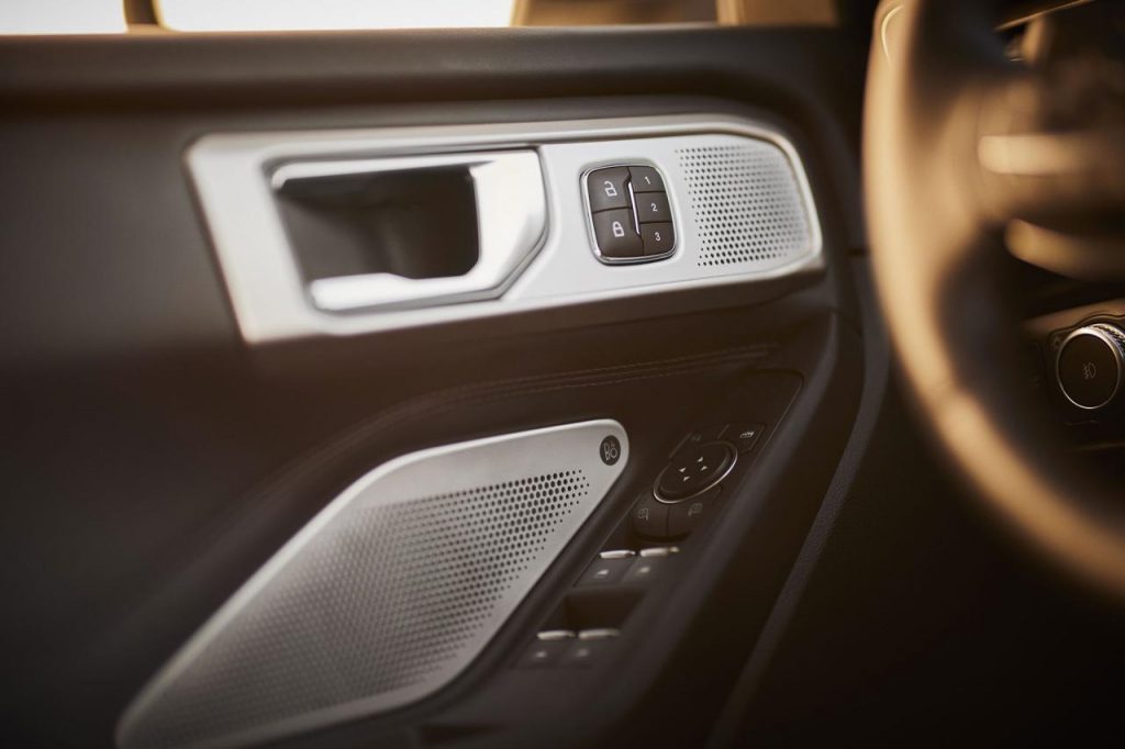 hd-dtroit_2019_ford_explorer_1-6