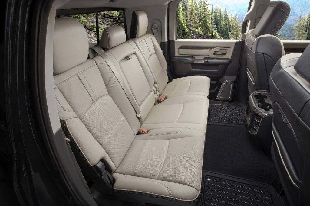 hd-dtroit_2019_le_ram_heavy_duty_montre_ses_muscles_1-4