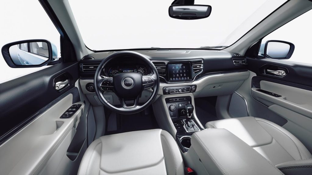 hd-en_chine_le_jeep_commander_passe_l_hybride_rechargeable_1-3