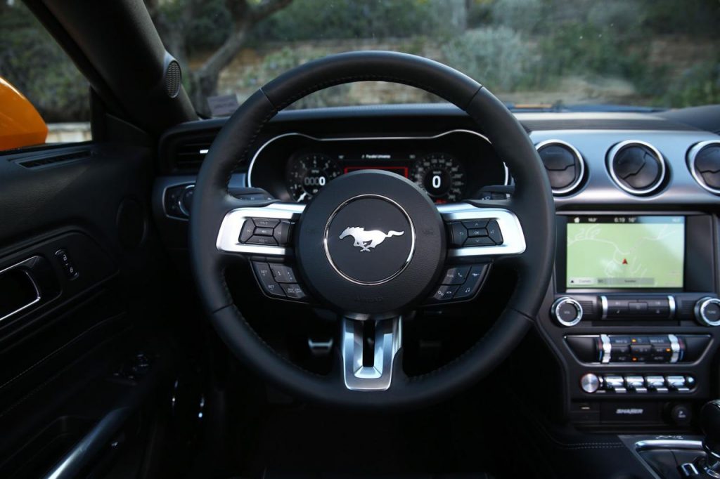 hd-essai_ford_mustang_gt_burn_in_usa_1-13