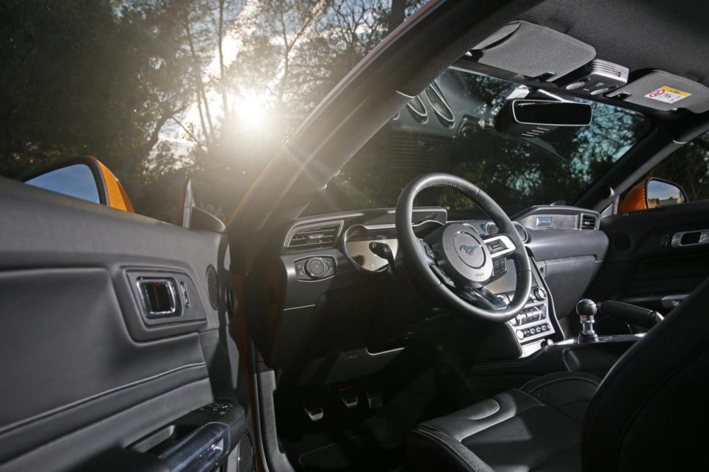 hd-essai_ford_mustang_gt_burn_in_usa_1-15