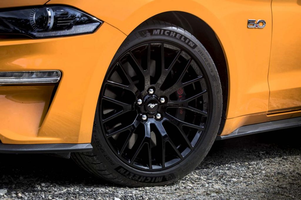 hd-essai_ford_mustang_gt_burn_in_usa_1-24