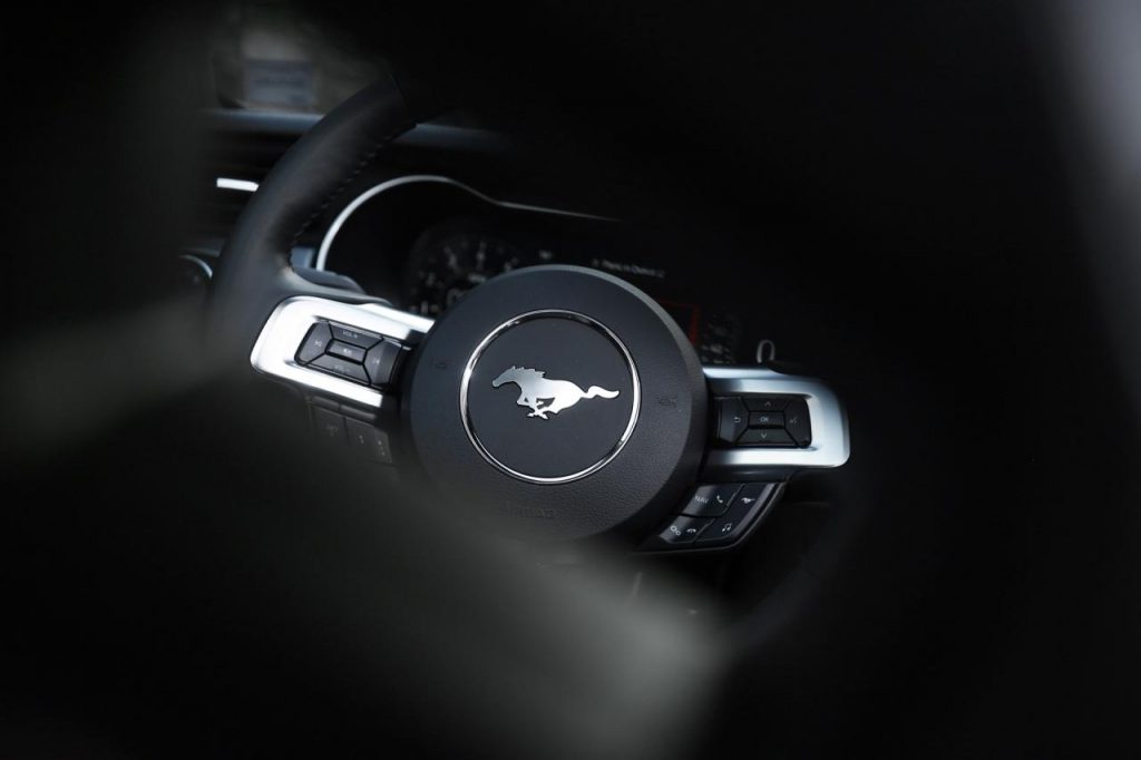 hd-essai_ford_mustang_gt_burn_in_usa_1-3