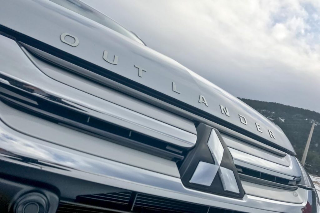 hd-essai_mitsubishi_outlander_phev_2017_1-2