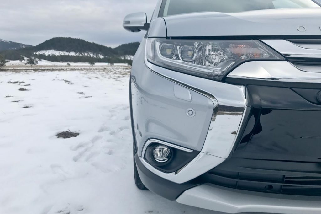 hd-essai_mitsubishi_outlander_phev_2017_1-3