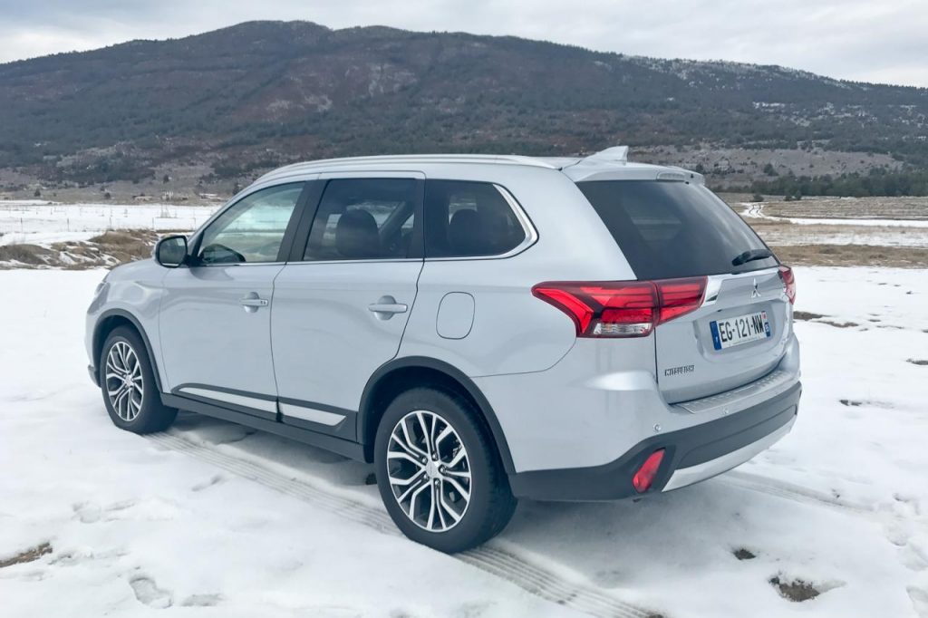 hd-essai_mitsubishi_outlander_phev_2017_1-6