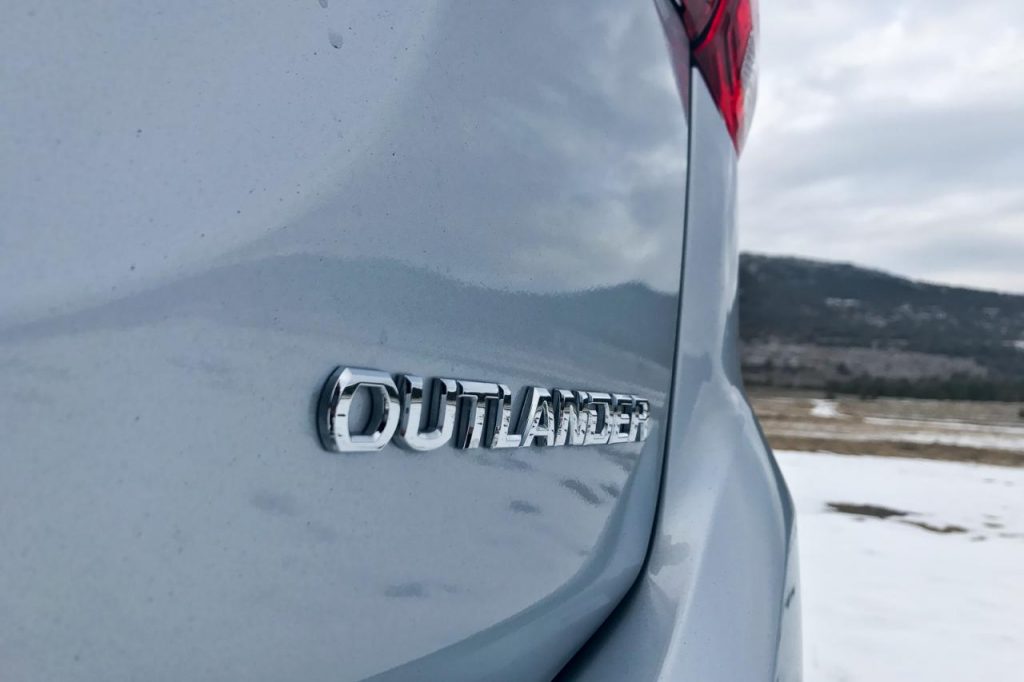 hd-essai_mitsubishi_outlander_phev_2017_1-9