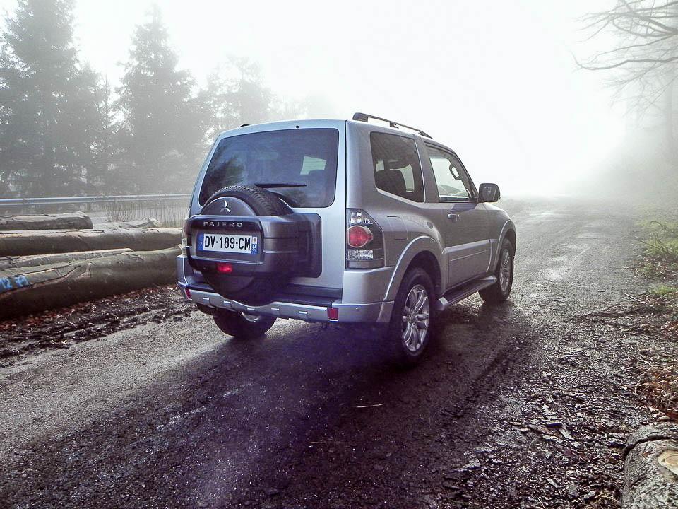 hd-essai_mitsubishi_pajero_baroudeur_d_honneur_1-3