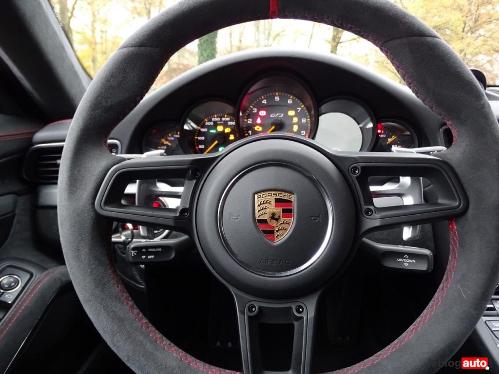 hd-essai_porsche_911_gt3_1-11