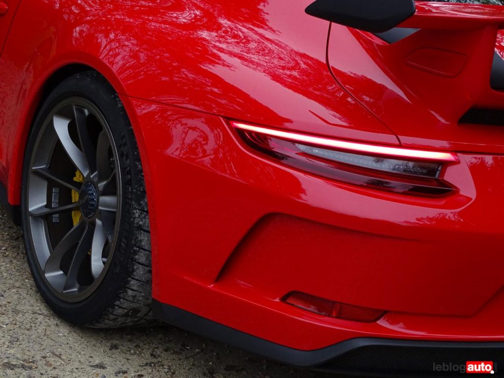 hd-essai_porsche_911_gt3_1-26