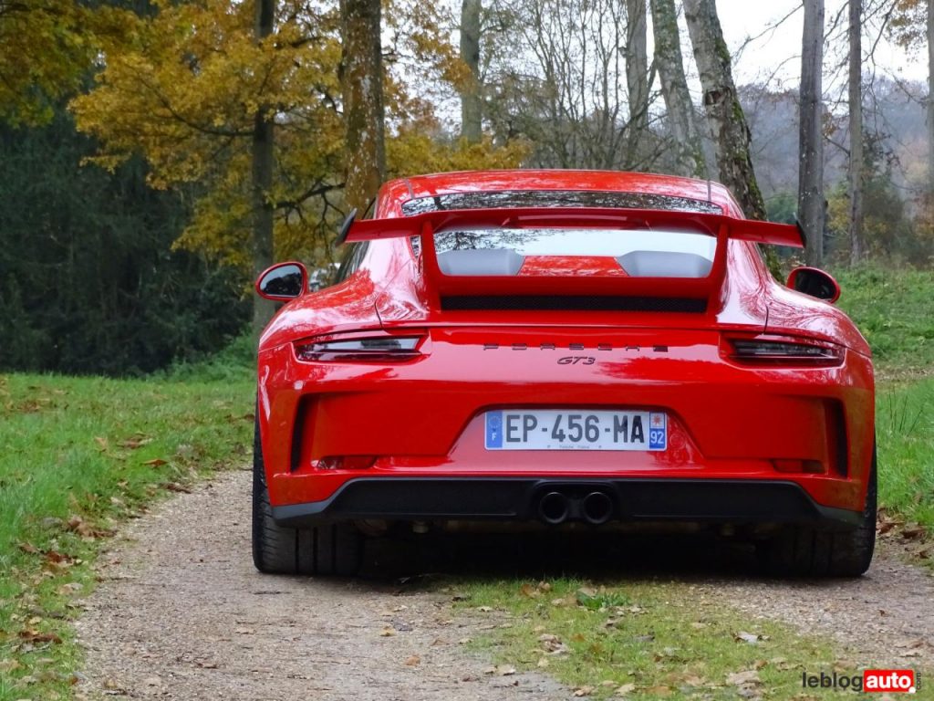 hd-essai_porsche_911_gt3_1-48