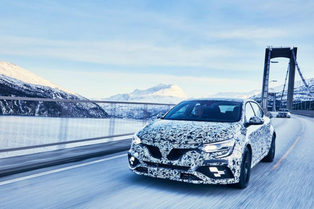 hd-et_voici_la_nouvelle_renault_megane_rs_ah_non_1-4