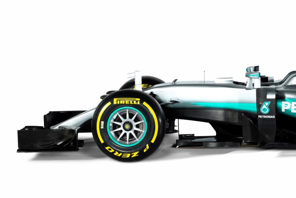 hd-f1_2016_mercedes_w07_volution_d_une_championne_1-3