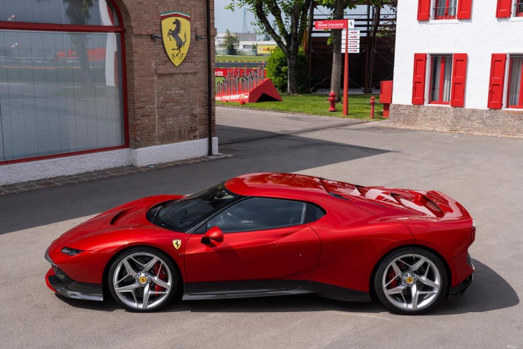 hd-ferrari_sp38_lgant_hommage_aux_annes_80_1-1