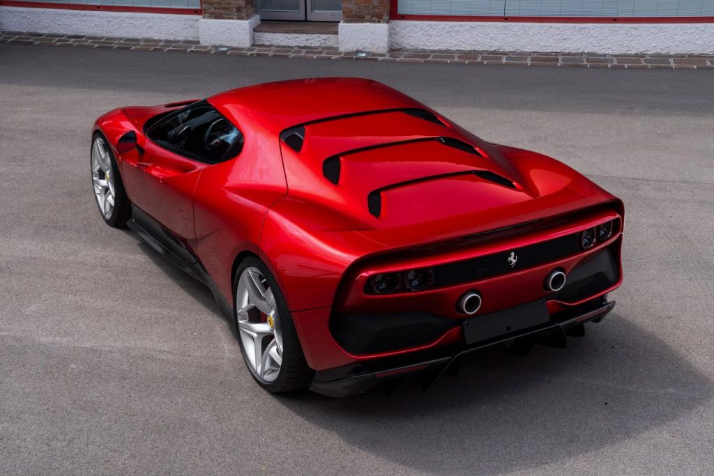 hd-ferrari_sp38_lgant_hommage_aux_annes_80_1-2