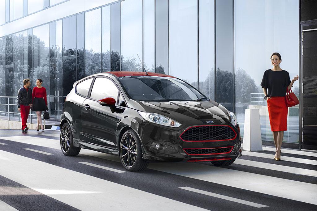 hd-ford_fiesta_red_et_black_edition_1-7