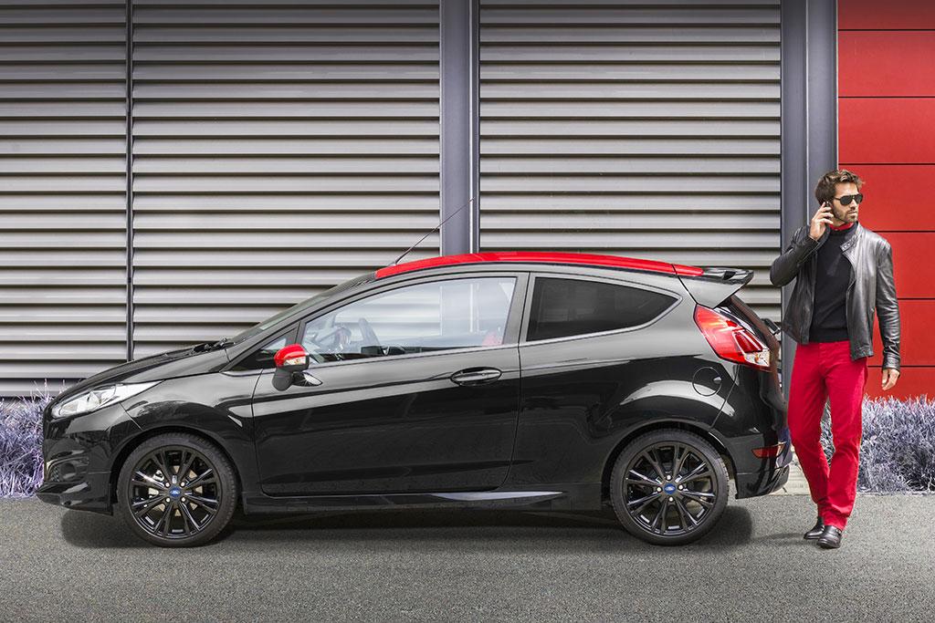 hd-ford_fiesta_red_et_black_edition_1-9
