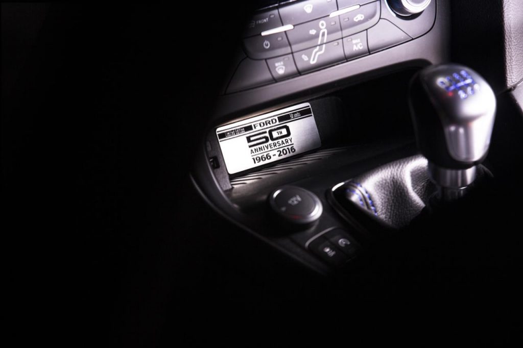 hd-ford_lance_une_srie_spciale_50th_anniversary_1-5