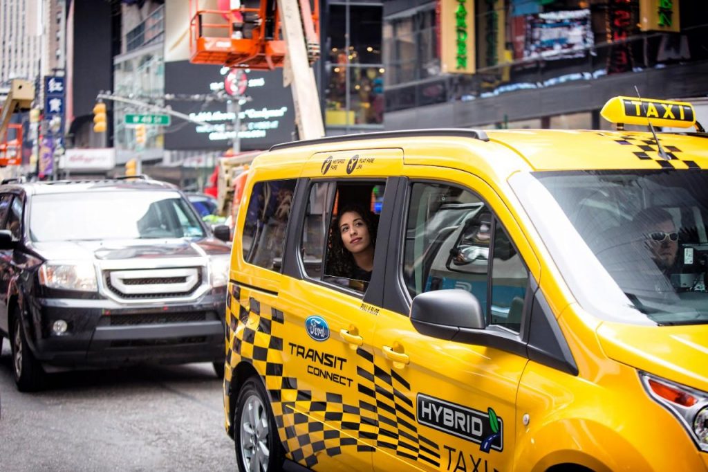 hd-ford_transit_connect_hybride_taxi_et_prototype_1-2