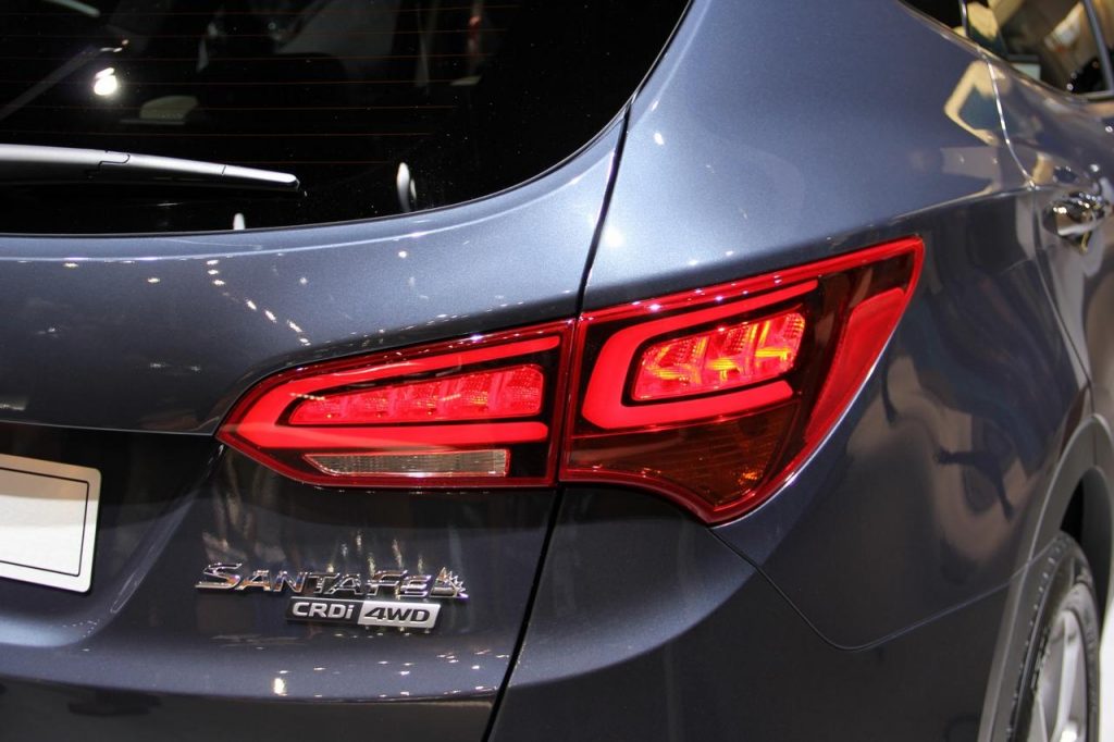 hd-francfort_2015_live_hyundai_santa_fe_1-1
