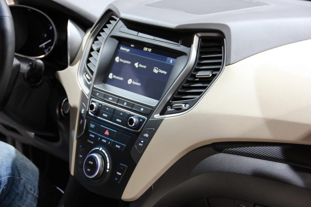 hd-francfort_2015_live_hyundai_santa_fe_1