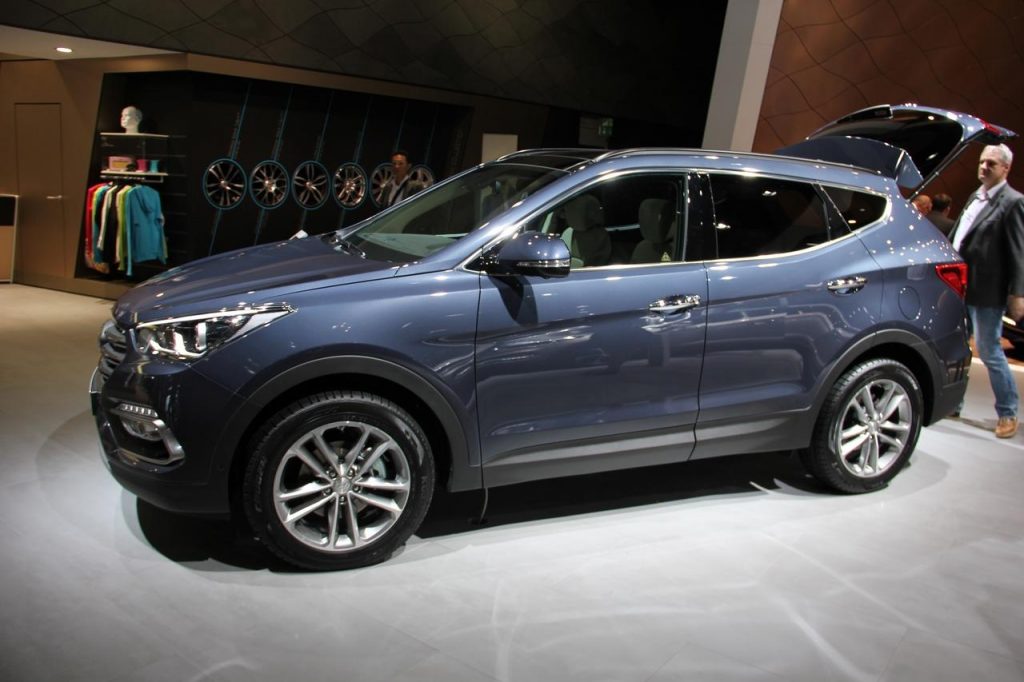 hd-francfort_2015_live_hyundai_santa_fe_1-4