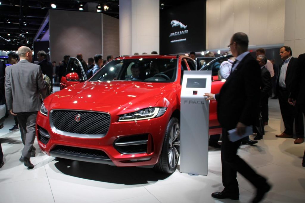 hd-francfort_2015_live_jaguar_f_pace_1-1