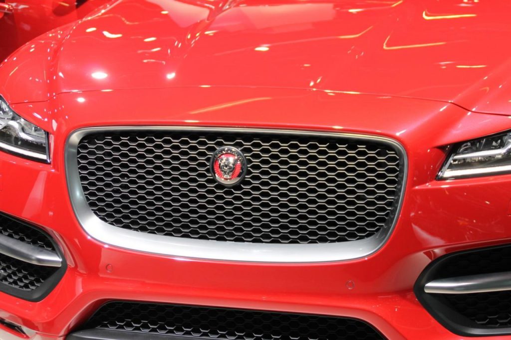 hd-francfort_2015_live_jaguar_f_pace_1