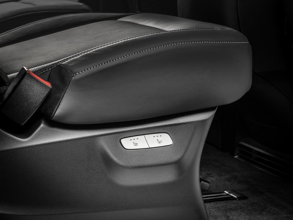 hd-francfort_2015_mercedes_classe_v_amg_1-1