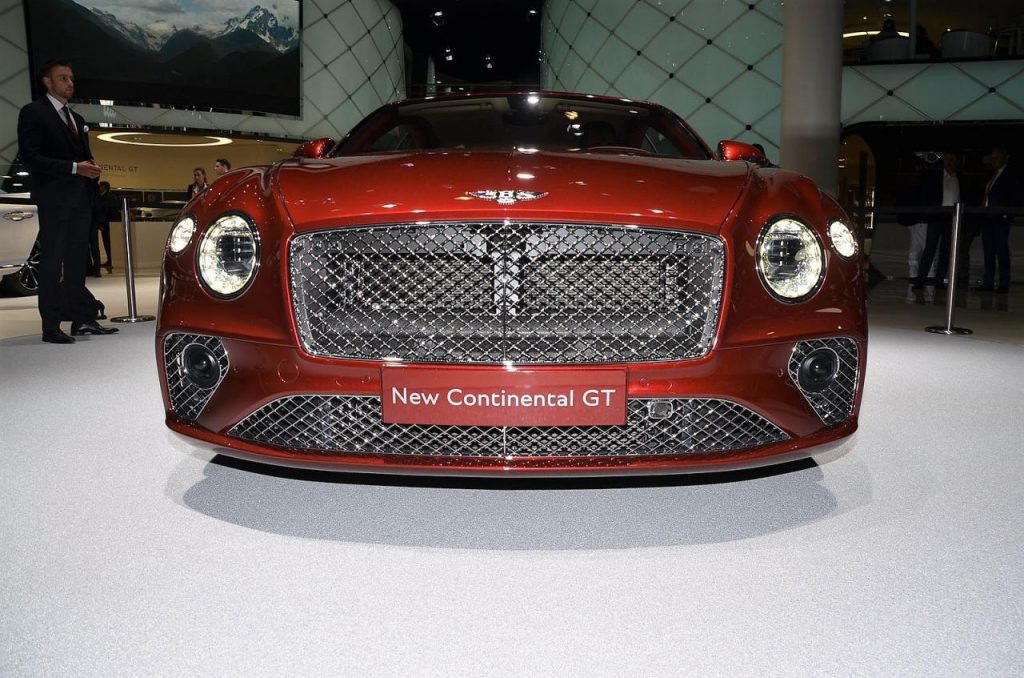 hd-francfort_2017_live_bentley_continental_gt_royalement_race_vido_1-17