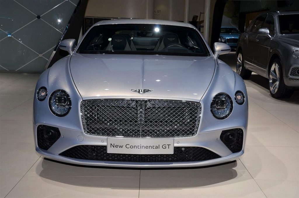 hd-francfort_2017_live_bentley_continental_gt_royalement_race_vido_1-6