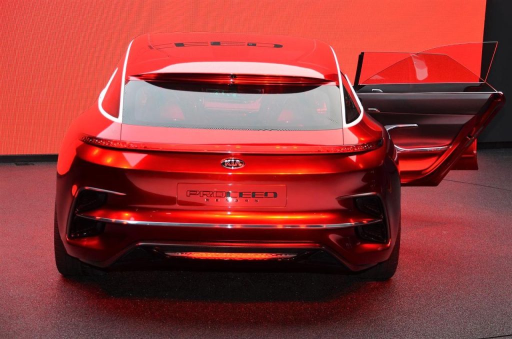 hd-francfort_2017_live_la_kia_proceed_concept_vido_1-4