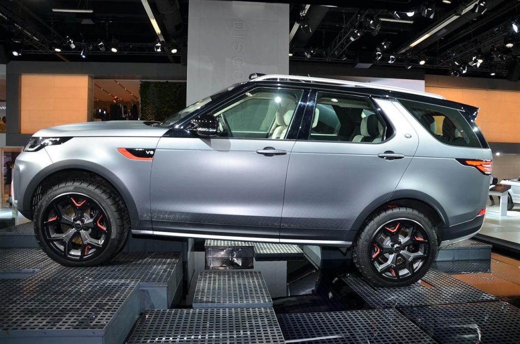 hd-francfort_2017_live_land_rover_discovery_svx_vido_1-1