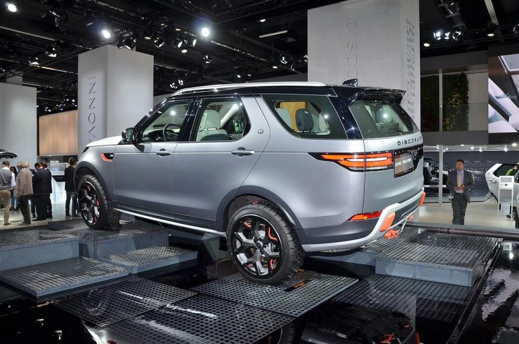 hd-francfort_2017_live_land_rover_discovery_svx_vido_1-2