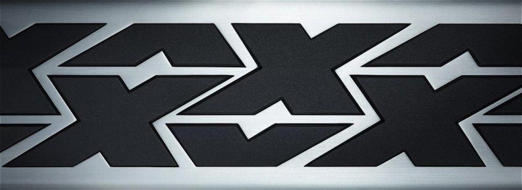 hd-francfort_2017_live_land_rover_discovery_svx_vido_2-1