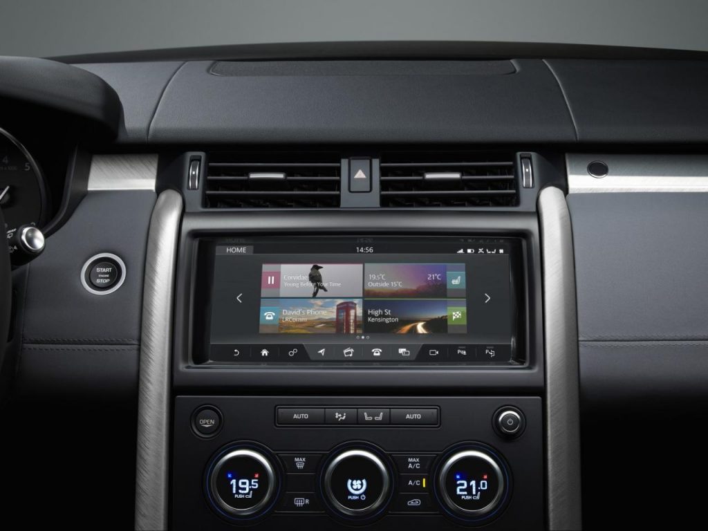 hd-francfort_2017_live_land_rover_discovery_svx_vido_2-2