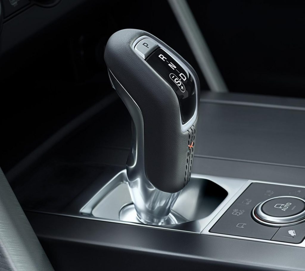 hd-francfort_2017_live_land_rover_discovery_svx_vido_2-3