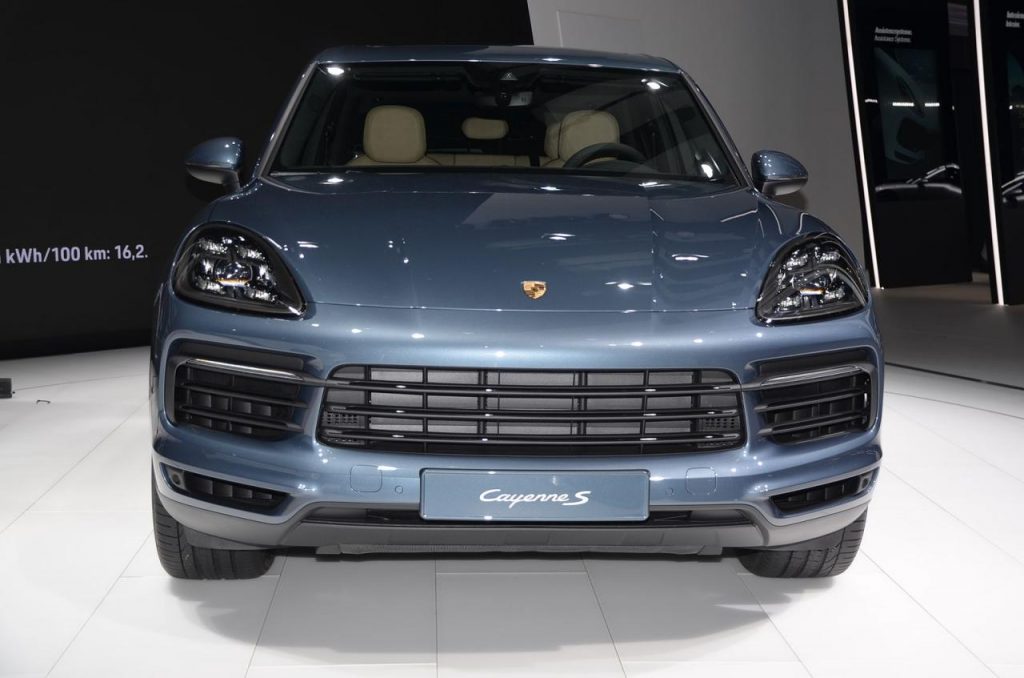 hd-francfort_2017_live_porsche_cayenne_turbo_vido_1