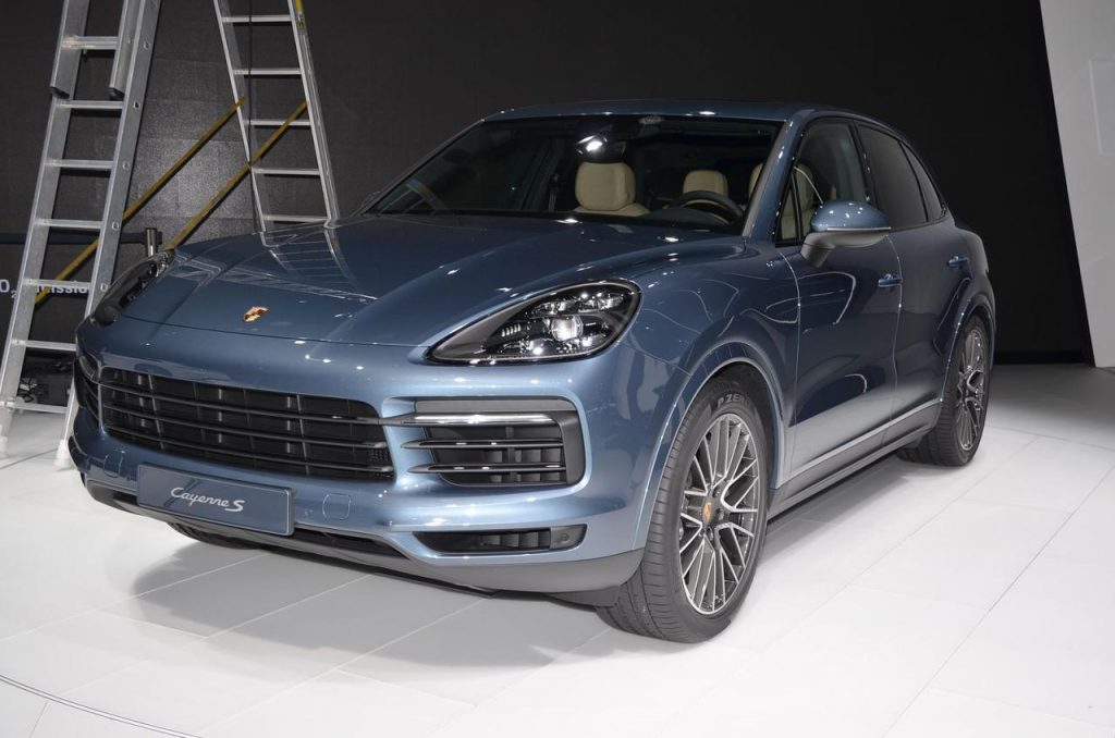 hd-francfort_2017_live_porsche_cayenne_turbo_vido_1-4