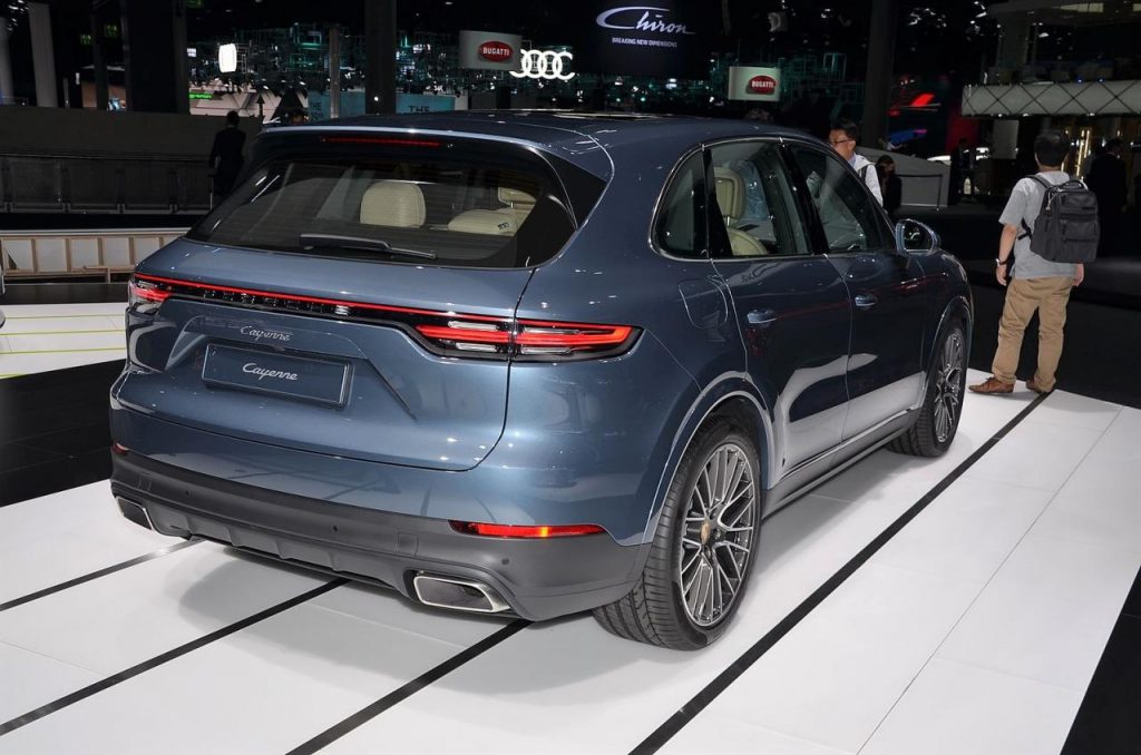 hd-francfort_2017_live_porsche_cayenne_turbo_vido_1-5