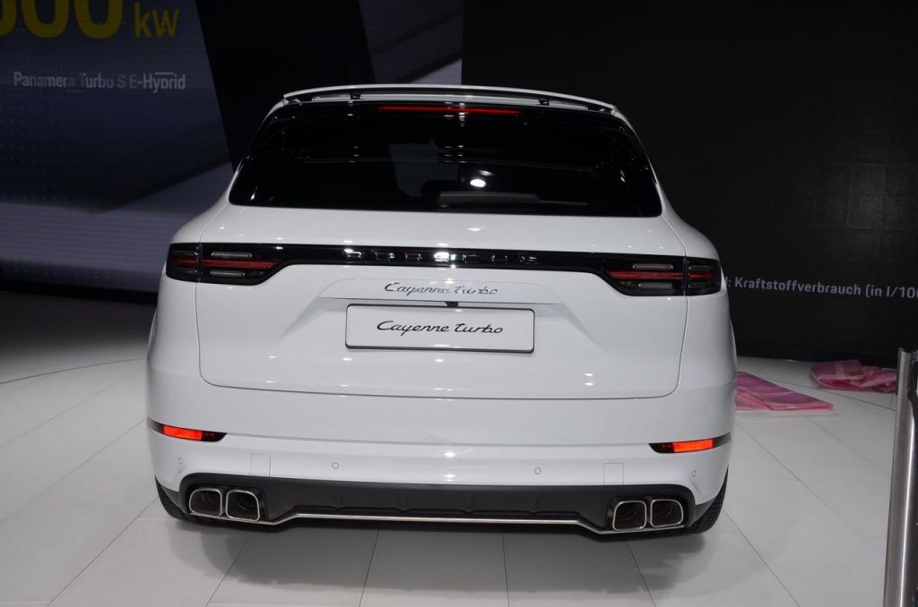 hd-francfort_2017_live_porsche_cayenne_turbo_vido_1-7