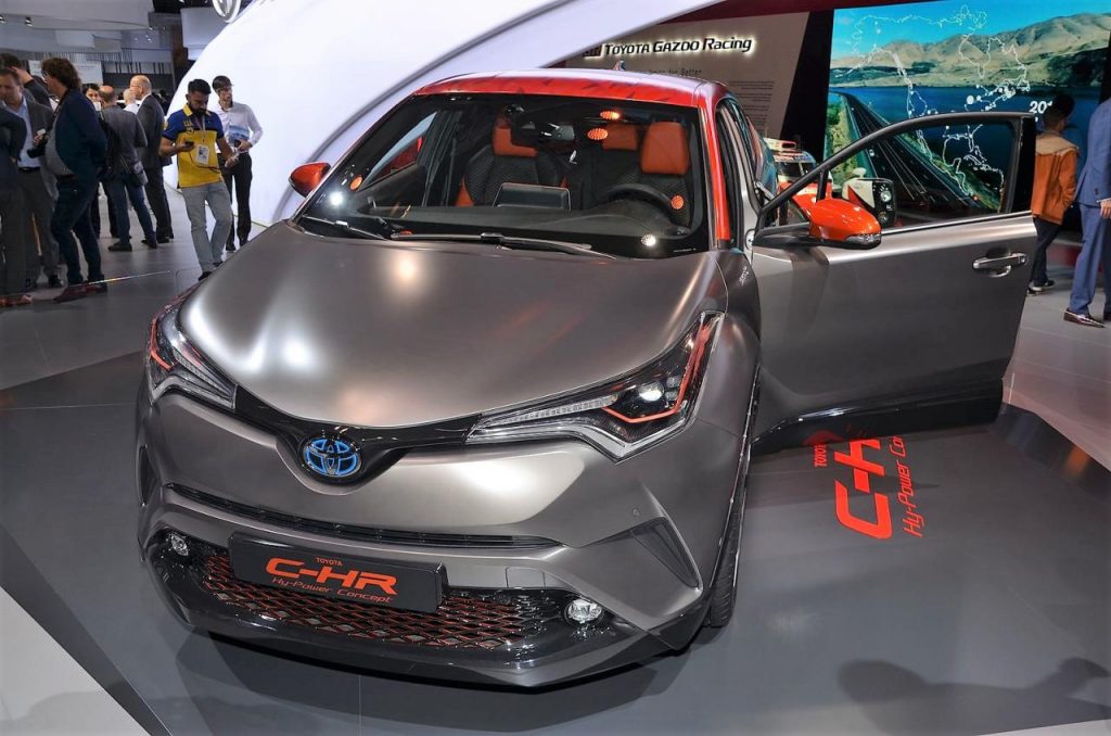hd-francfort_2017_live_toyota_c_hr_hy_power_1-2