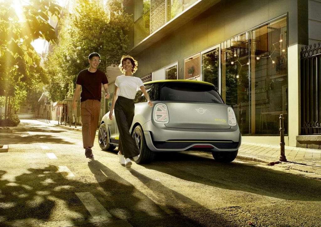 hd-francfort_2017_mini_electric_concept_1-15