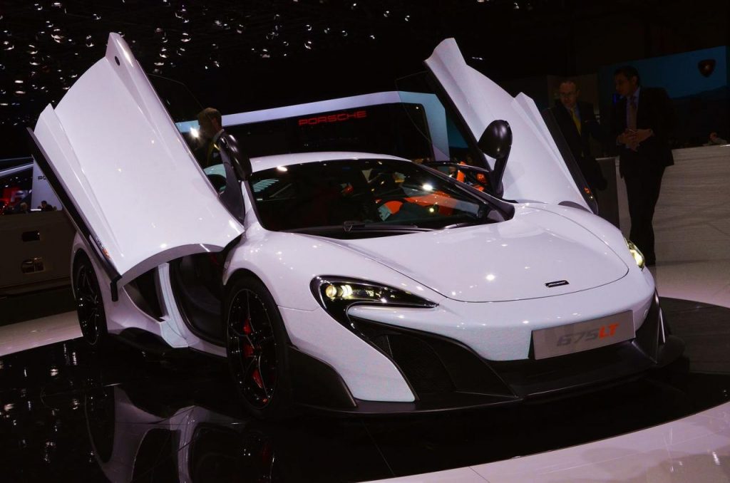 hd-genve_2015_live_mclaren_675lt_1-1
